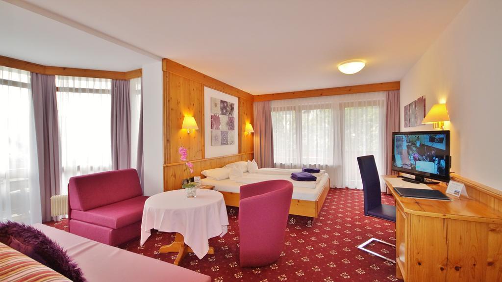 Hotel Schwarzenbergs Traube Glottertal Phòng bức ảnh