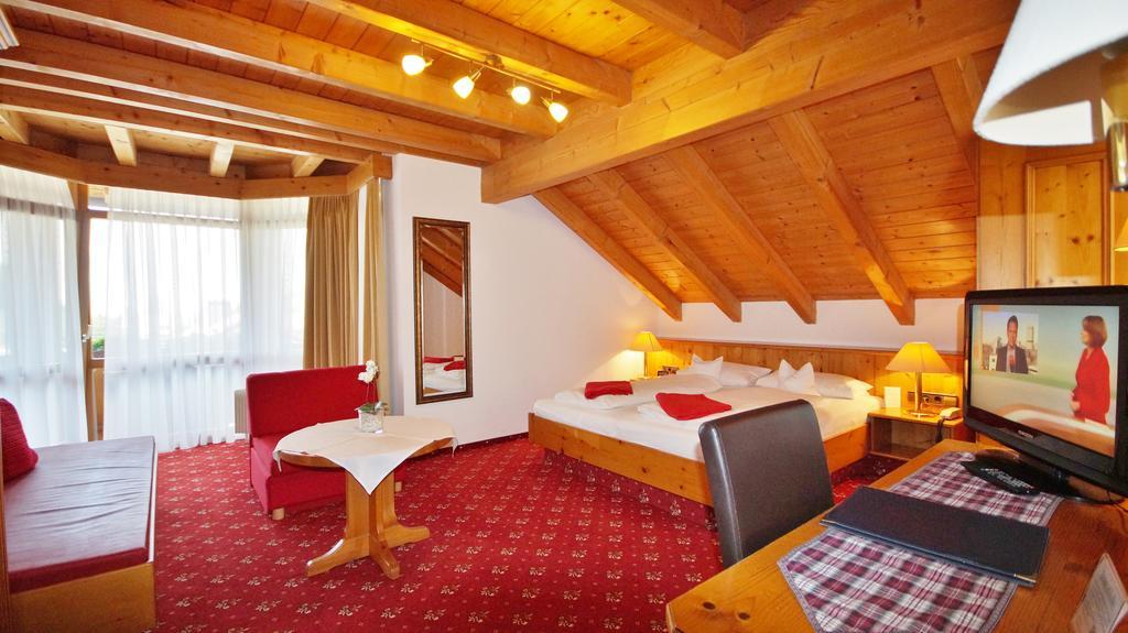 Hotel Schwarzenbergs Traube Glottertal Ngoại thất bức ảnh
