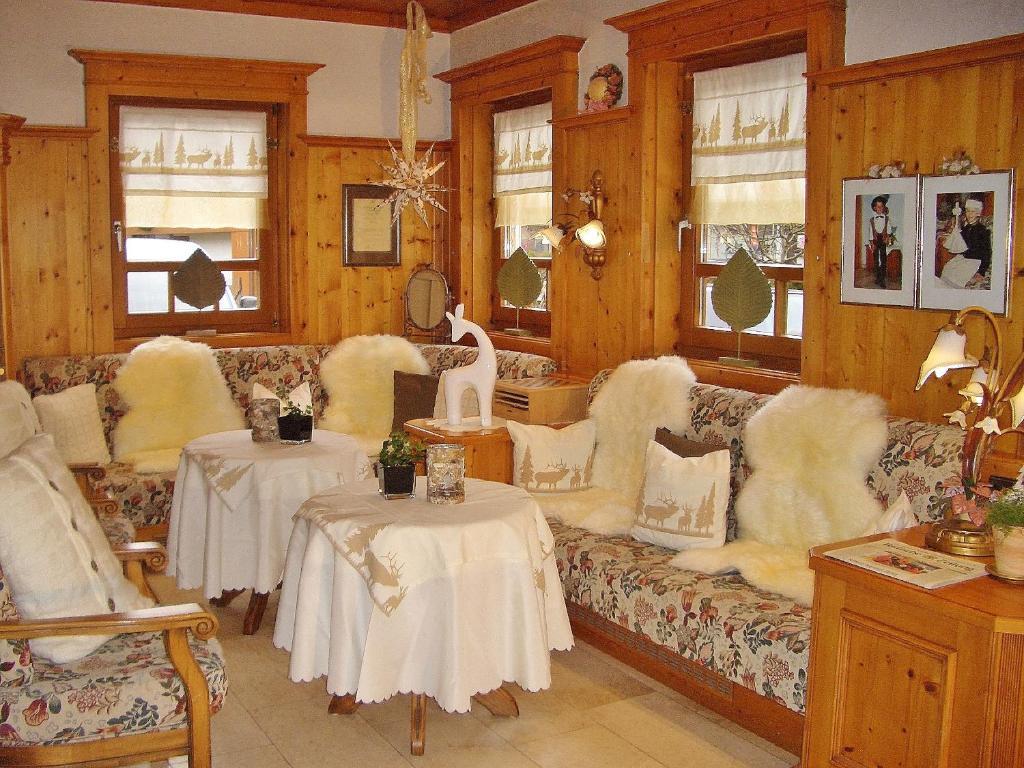Hotel Schwarzenbergs Traube Glottertal Ngoại thất bức ảnh