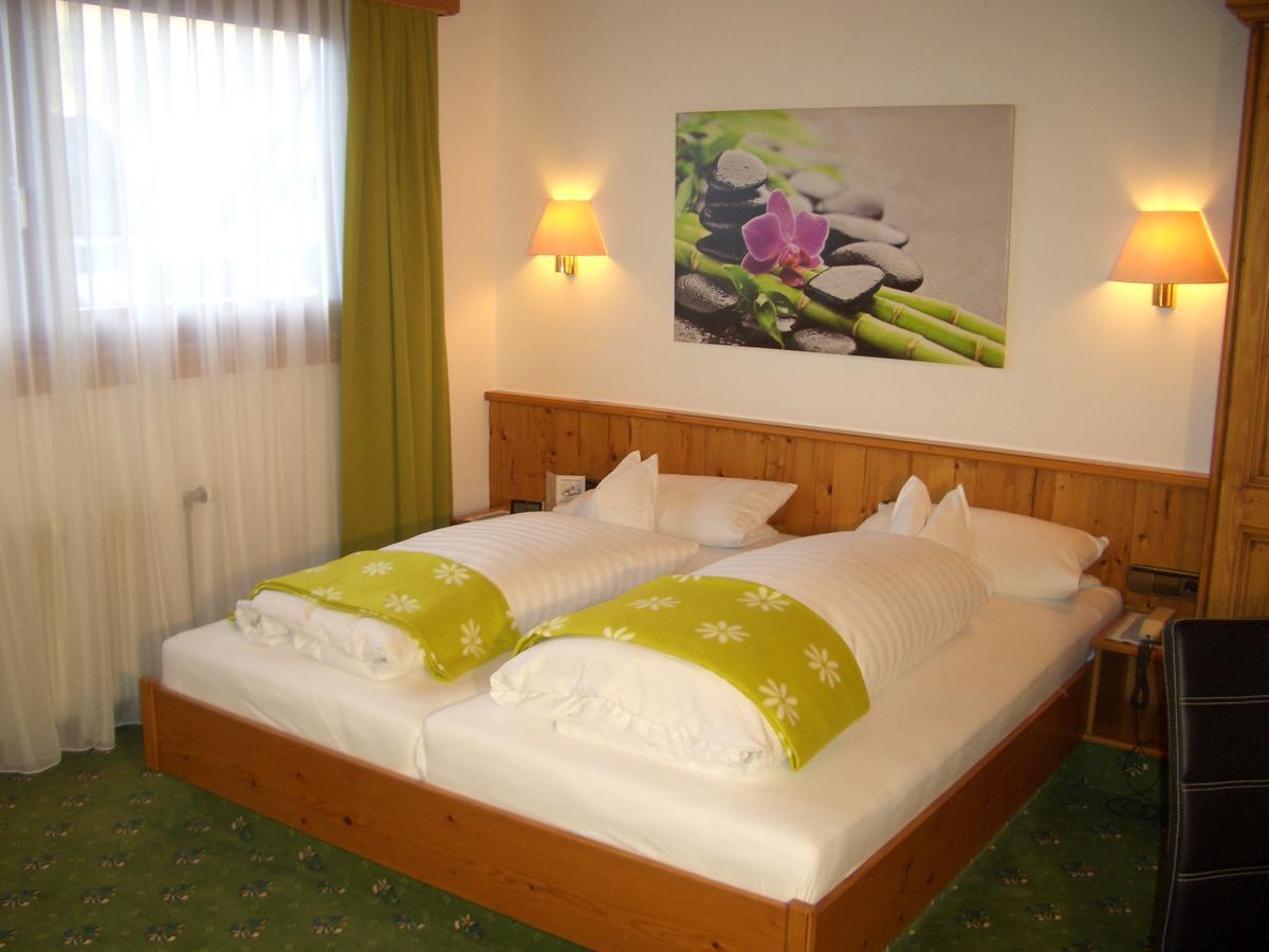 Hotel Schwarzenbergs Traube Glottertal Ngoại thất bức ảnh