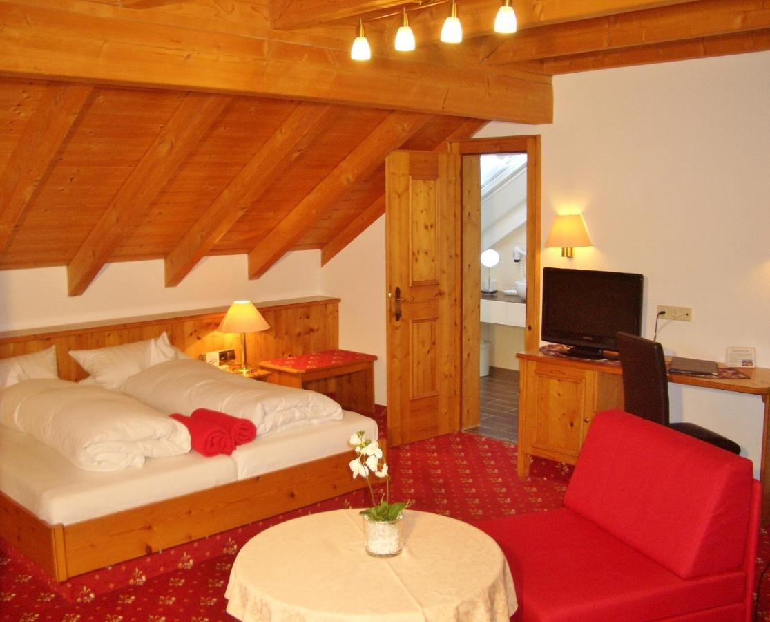 Hotel Schwarzenbergs Traube Glottertal Phòng bức ảnh